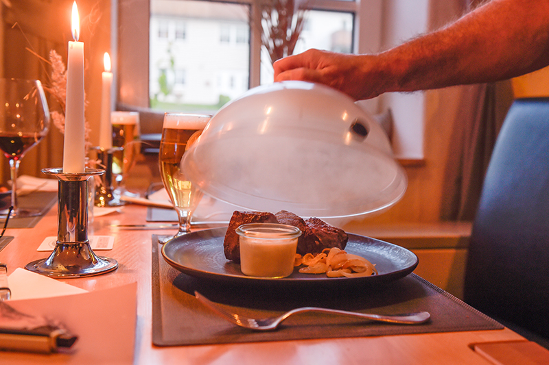 Gourmet-Dinner im Re­staurant Höxter Am Jakobsweg