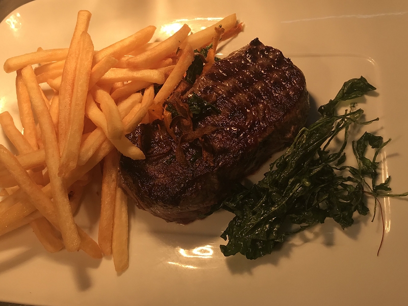 Küche, Speisen und Mitarbeiter des Restaurants Höxter Am Jakobsweg Küche, Speisen und Mitarbeiter des Restaurants Höxter Am Jakobsweg