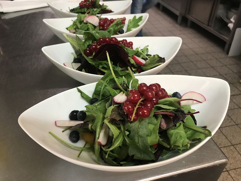 Küche, Speisen und Mitarbeiter des Restaurants Höxter Am Jakobsweg Küche, Speisen und Mitarbeiter des Restaurants Höxter Am Jakobsweg