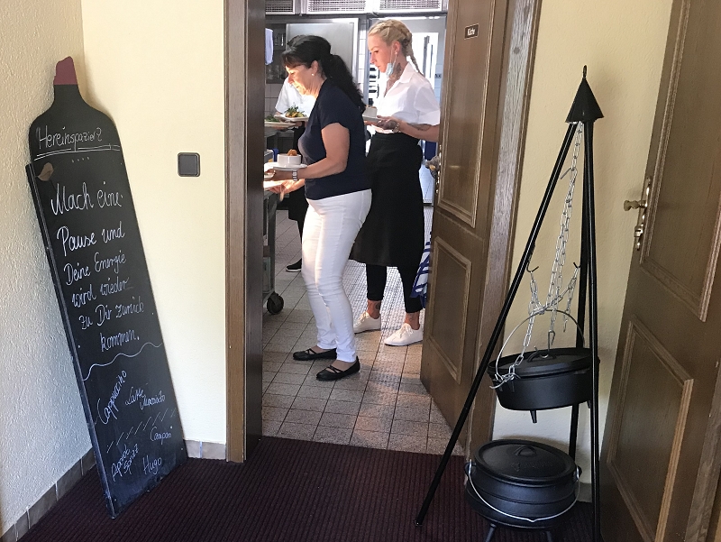 Küche, Speisen und Mitarbeiter des Restaurants Höxter Am Jakobsweg Küche, Speisen und Mitarbeiter des Restaurants Höxter Am Jakobsweg