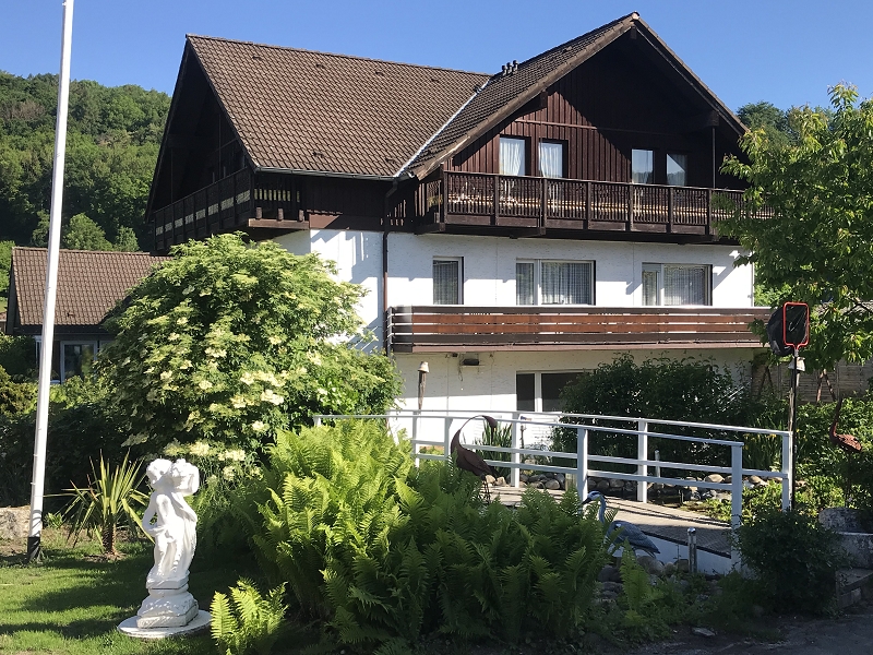 Gästehaus mit Schwimmbad