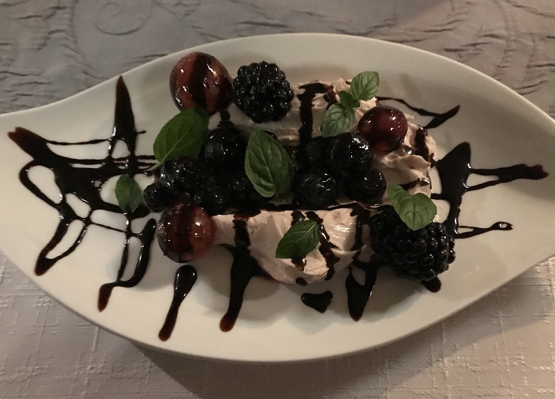 Küche, Speisen und Mitarbeiter des Restaurants Höxter Am Jakobsweg Küche, Speisen und Mitarbeiter des Restaurants Höxter Am Jakobsweg