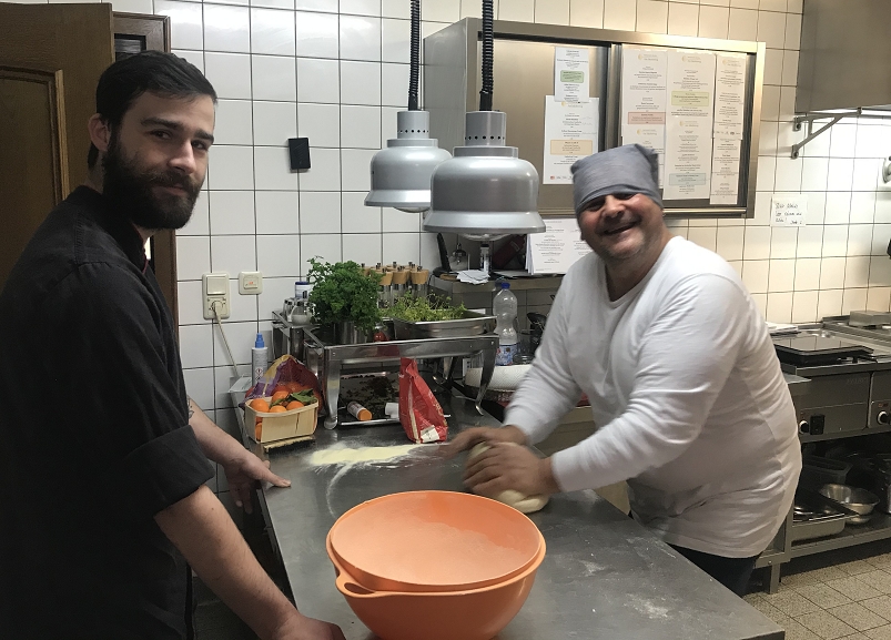Küche, Speisen und Mitarbeiter des Restaurants Höxter Am Jakobsweg Küche, Speisen und Mitarbeiter des Restaurants Höxter Am Jakobsweg